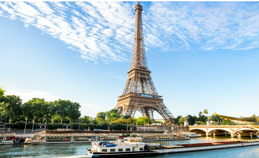 How To Plan A Stress-Free Eiffel Tower Tour In The Morning